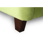 Cadre de lit Ceets Parlay, élégant et moderne, recouvert de velours