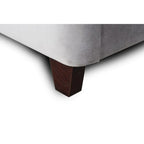 Cadre de lit Ceets Parlay, élégant et moderne, recouvert de velours