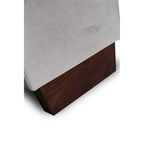 Cadre de lit Ceets Parlay, élégant et moderne, recouvert de velours