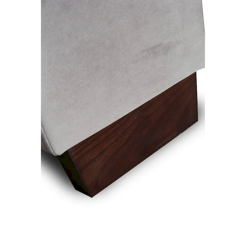 Cadre de lit Ceets Parlay, élégant et moderne, recouvert de velours